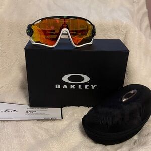 Oakley Sunglasses with Case nwot